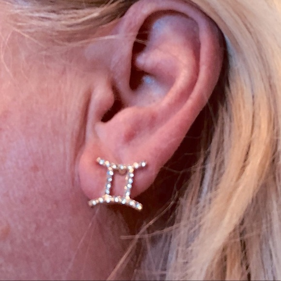 💜3/$30 Horoscope Gemini The Twins Clear crystal earrings - Picture 2 of 7